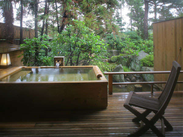 Open-air bath